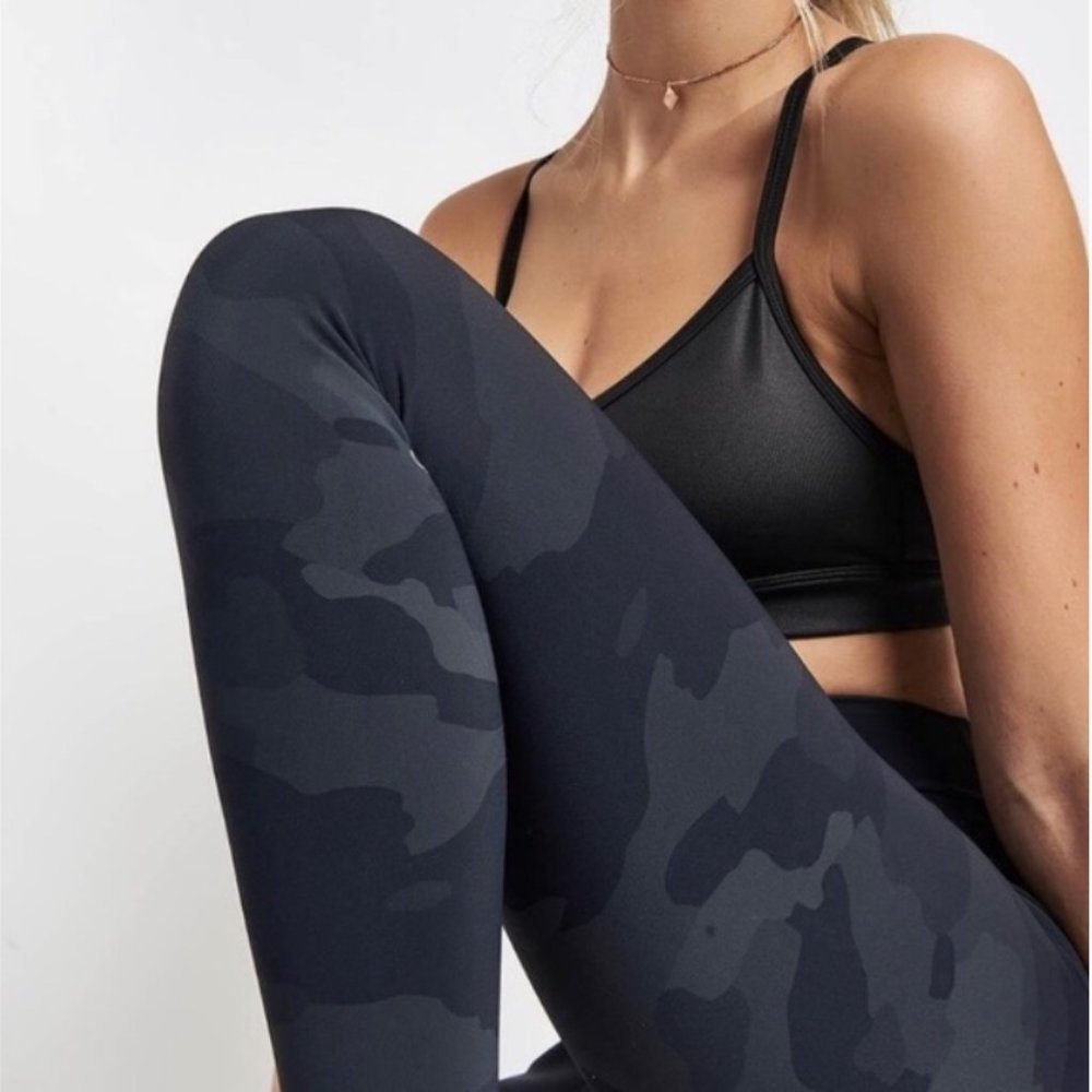 ALO Yoga High Waisted Vapor Leggings Grey Camo Med